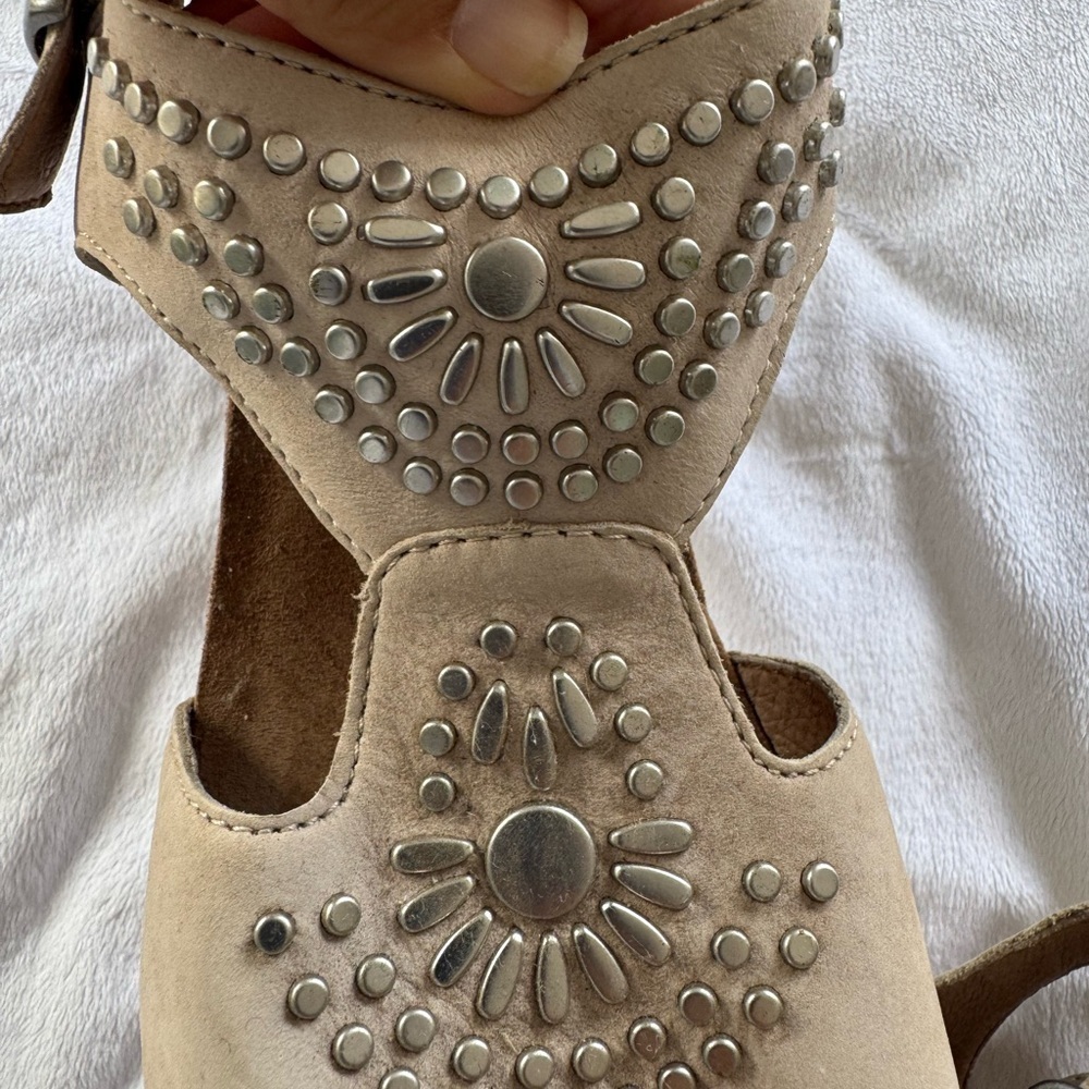 Dansko Deandra Studded Leather Block Heel Sandals in Tan Size 7.5 US/ 38 EU - Picture 4 of 12